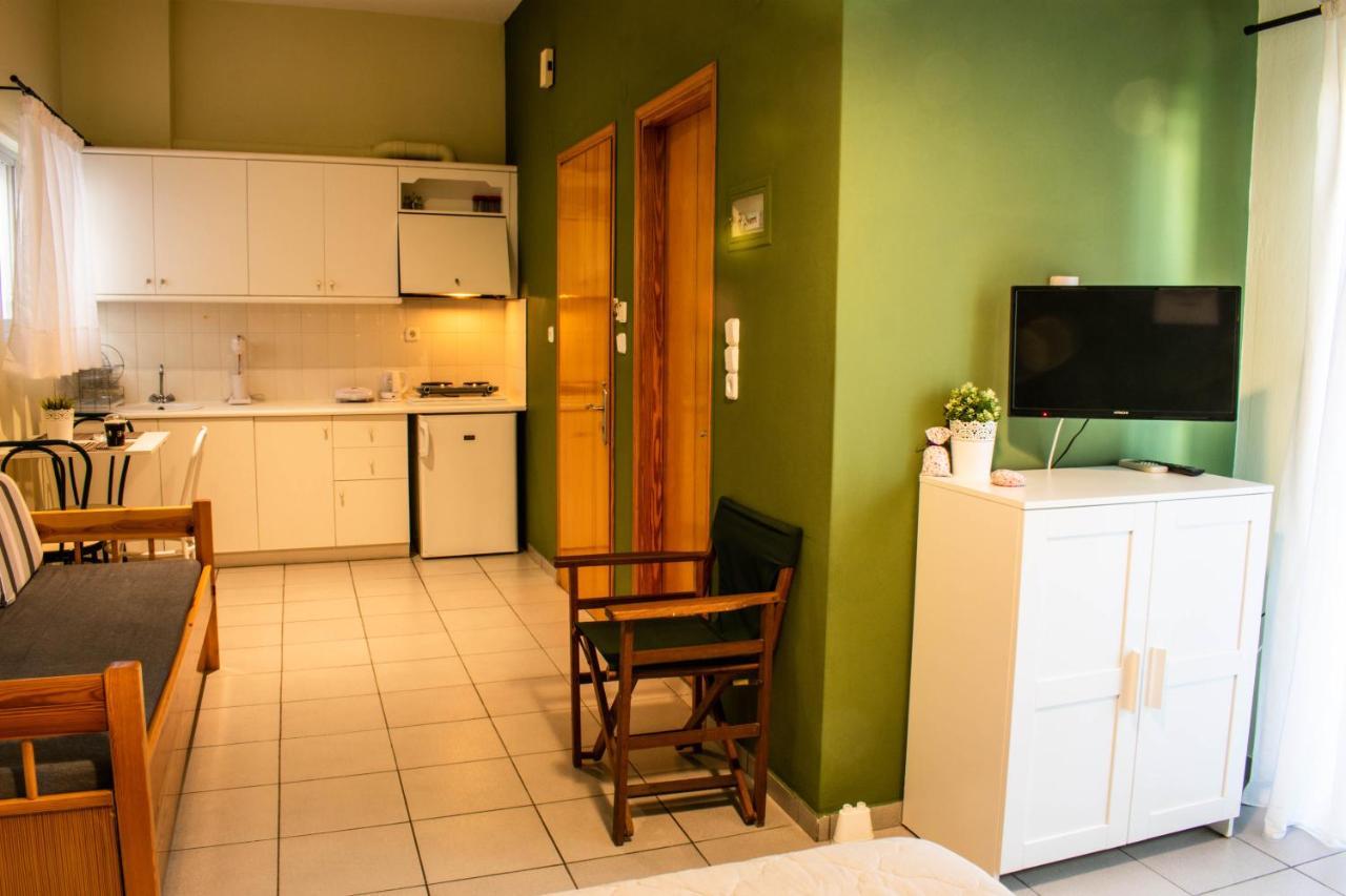 Kiki'S Apartments Néos Pírgos Eksteriør bilde